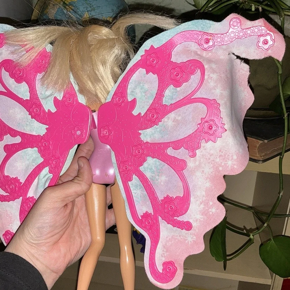 Flower 'n Flutter Fairy Barbie Doll • Butterfly Wings • 2011 • Mattel • Pink